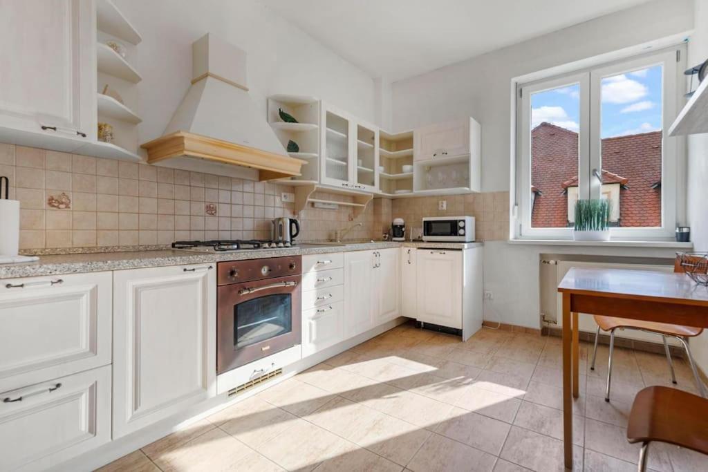 Exclusive Apartment In Centre Bratislava Exterior foto